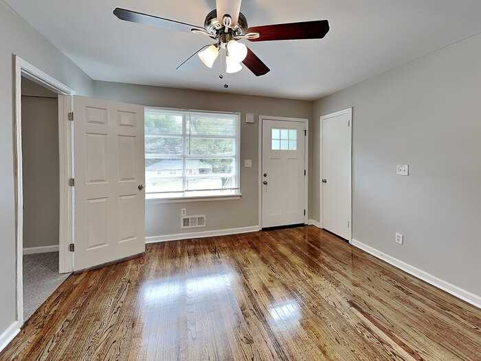 2892 Horse Shoe Dr Se - Photo 5 of 18
