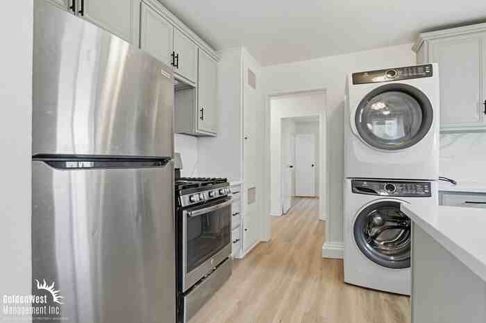 643 W 6th Ave #647 - Photo 7 of 19
