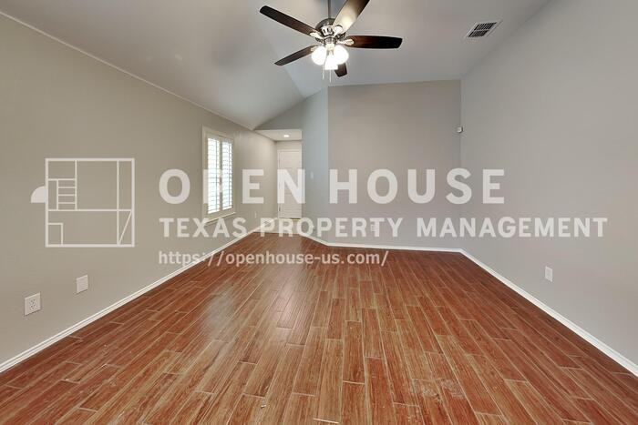 12141 Thicket Bend Dr - Photo 4 of 22