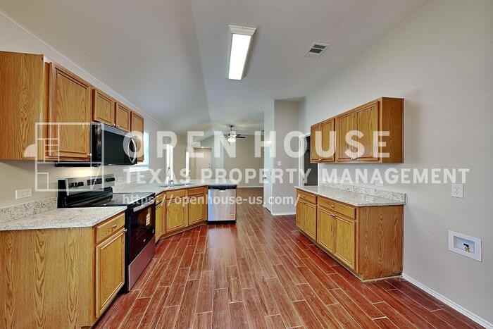 12141 Thicket Bend Dr - Photo 6 of 22
