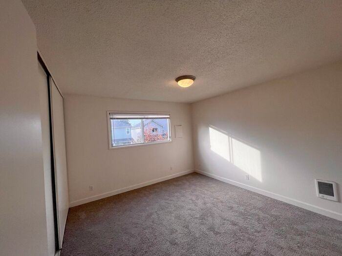 2946 Se Harrison St #33 - Photo 3 of 5