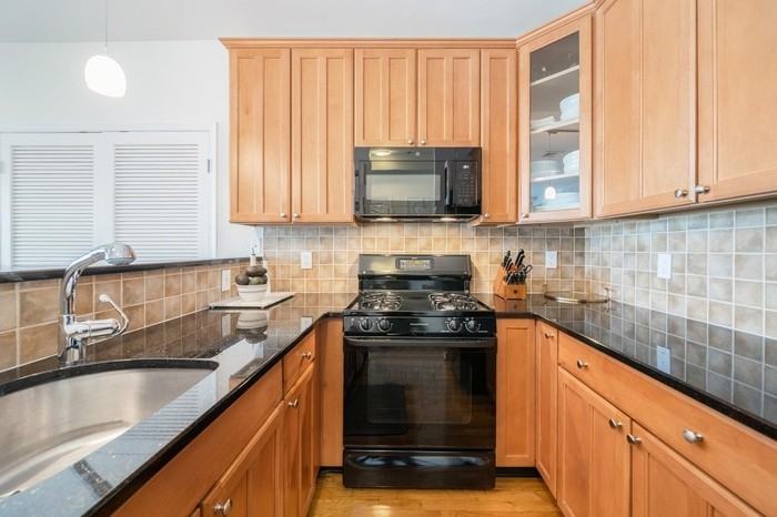 1120 Clinton St #1120 - Photo 4 of 11