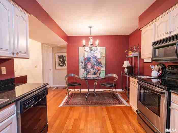 5200 N Knoxville Ave #5200 - Photo 4 of 11