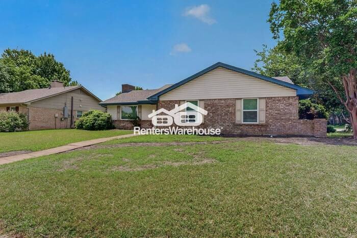 1002 Westminster Ln - Photo 4 of 42