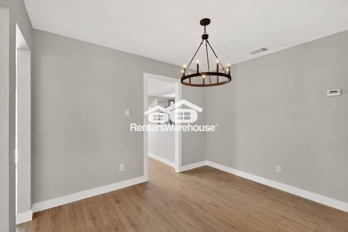 1002 Westminster Ln - Photo 6 of 42