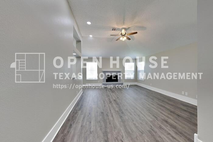 5701 Turner St - Photo 4 of 20