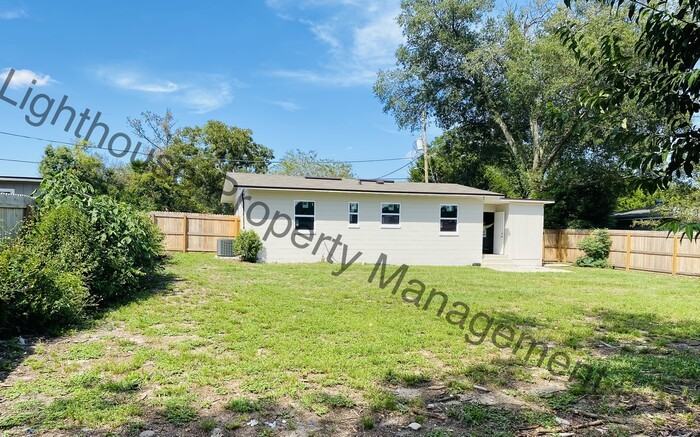 10520 Stone Rd - Photo 2 of 15