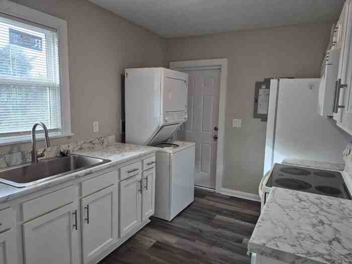 519 W 19th St #A - Photo 2 of 8