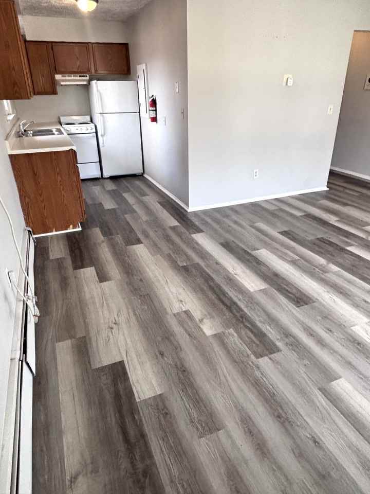 927 West Shiawassee Street #10 - Photo 4 of 7