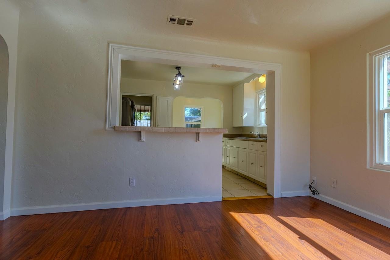 2137 Raymond Ave - Photo 5 of 20