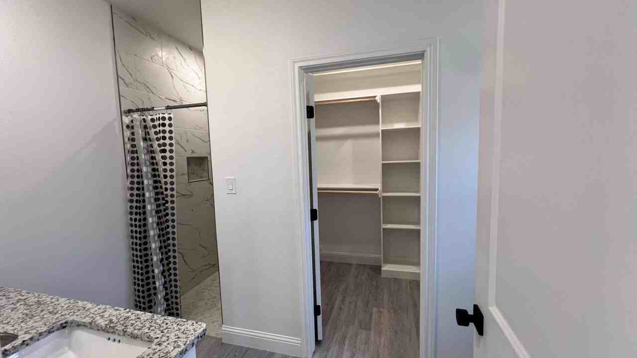 308 Woodstock Ln - Photo 6 of 11