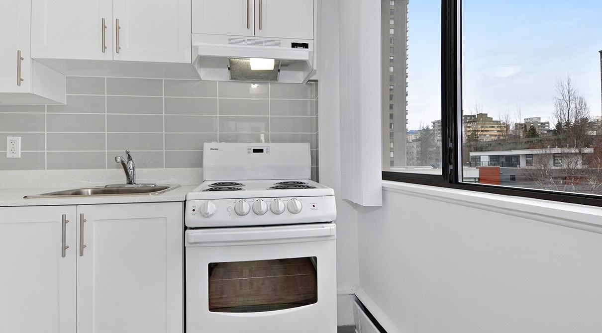 Pacific Beach Apartments - Photo 3 of 9