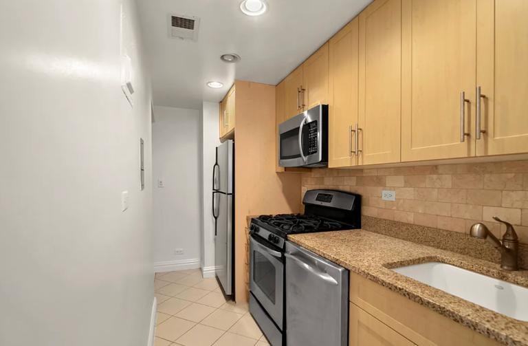 E 33rd St #6G - Photo 3 of 6
