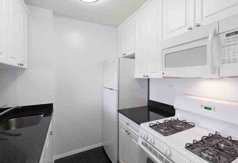 E 31st St #29C - Photo 2 of 4