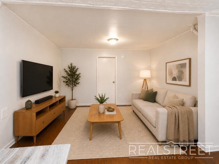 509 Hicks St #1 - Photo 4 of 14