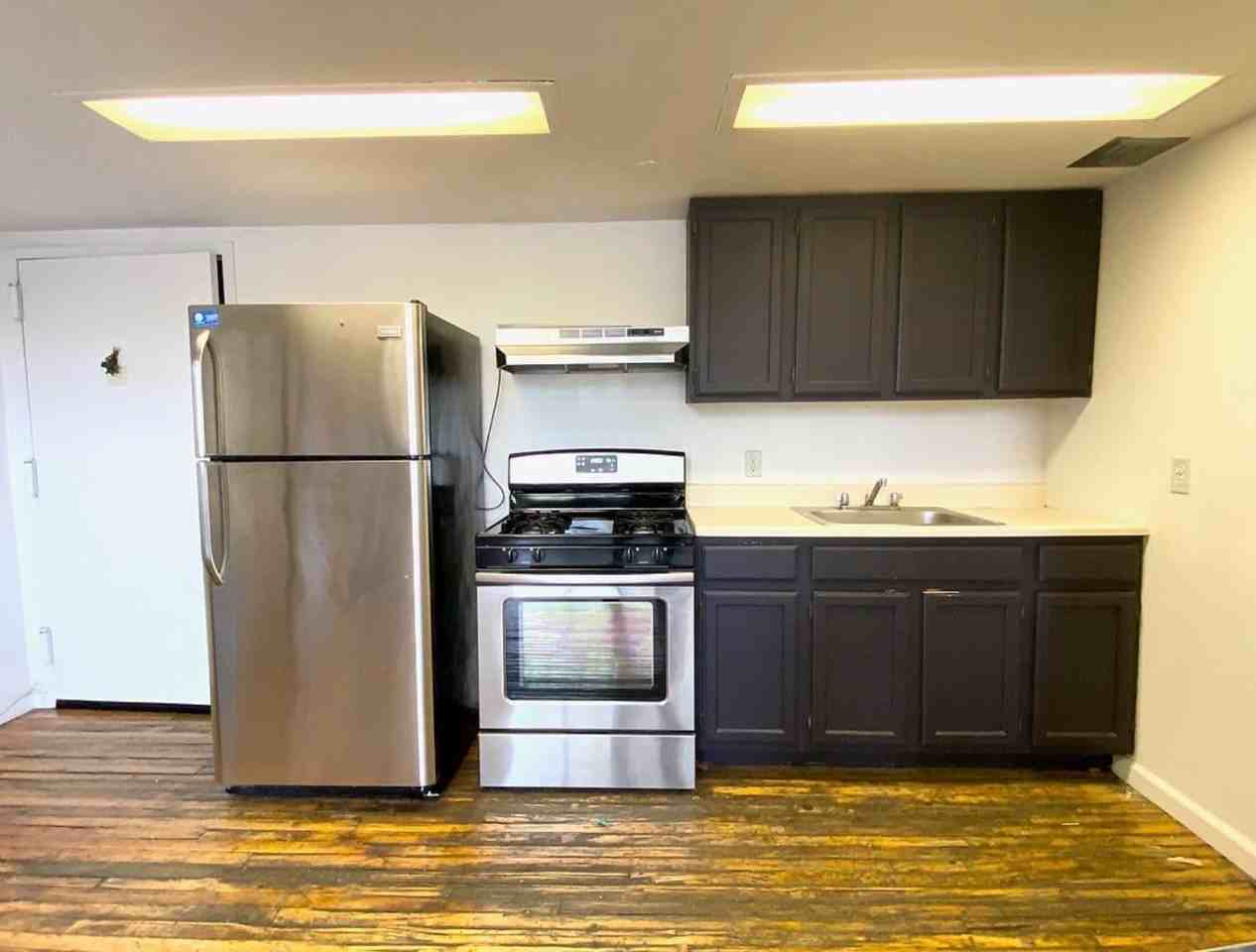 5 Delevan St #2M - Photo 3 of 9
