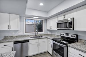 featured image of 14 E Hermosa Dr