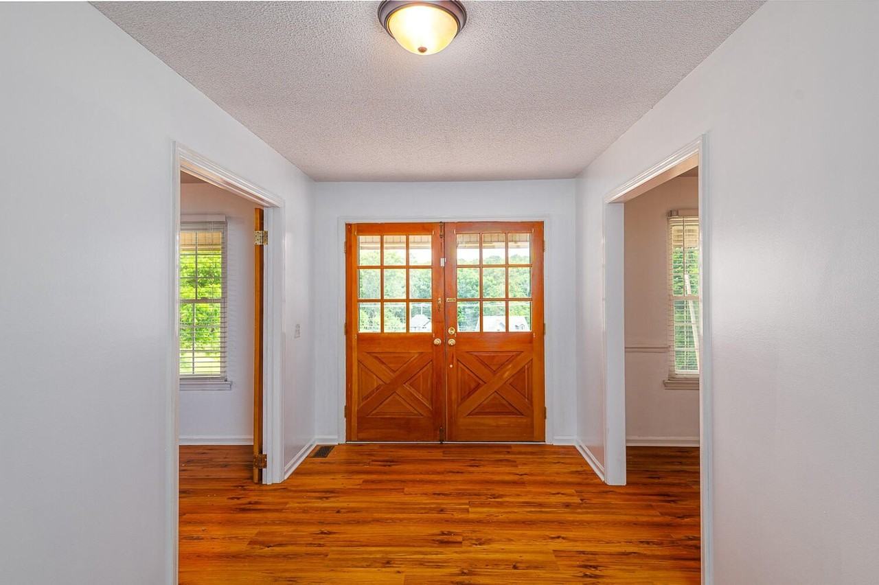 9422 Fuller Rd - Photo 2 of 23