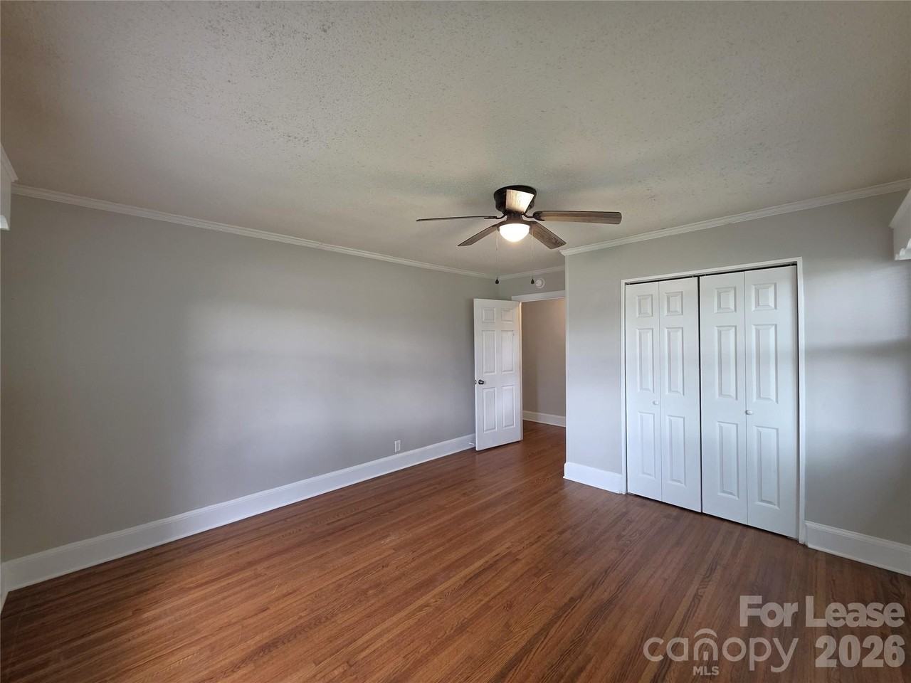 1310 Oakwood Ave - Photo 3 of 16