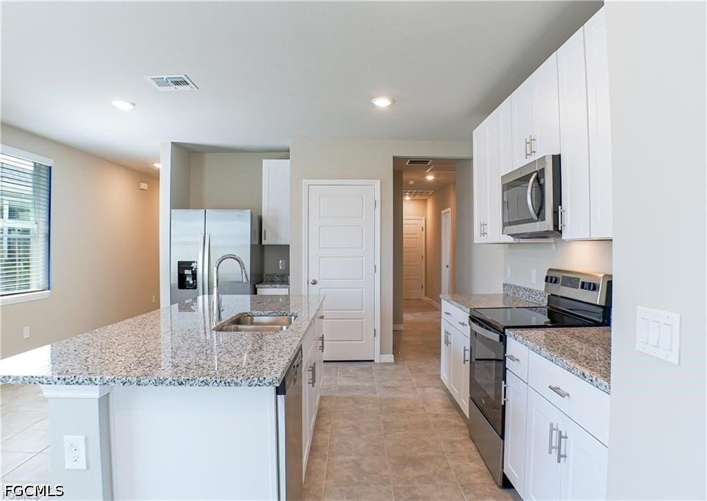 44229 Saddlewood Ct - Photo 4 of 24