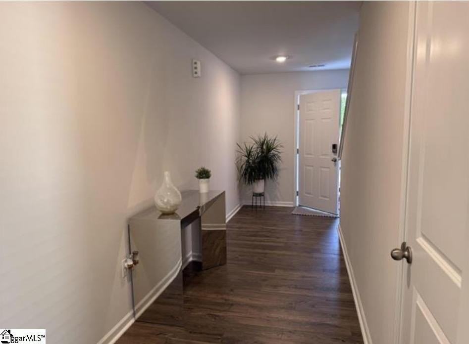 1883 Bridle Ln - Photo 2 of 12