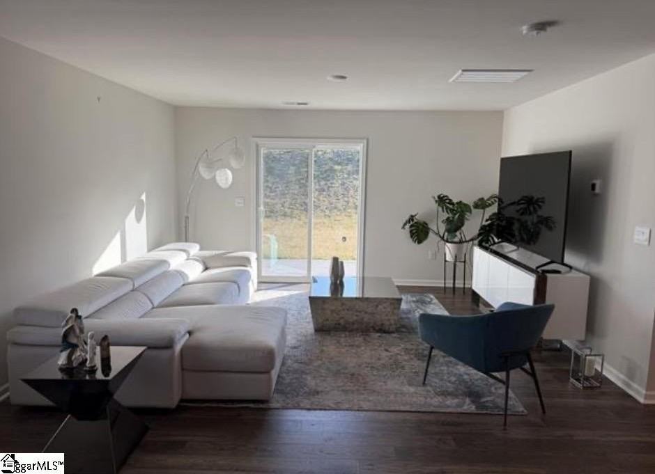 1883 Bridle Ln - Photo 5 of 12