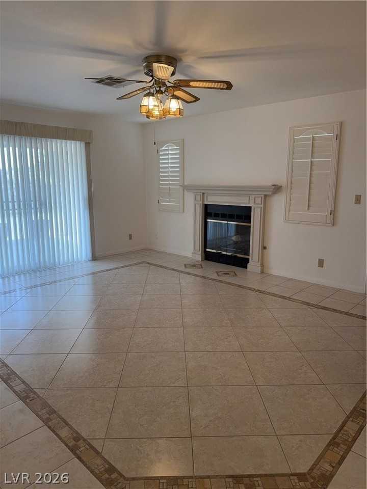1560 Albino Dr - Photo 4 of 21