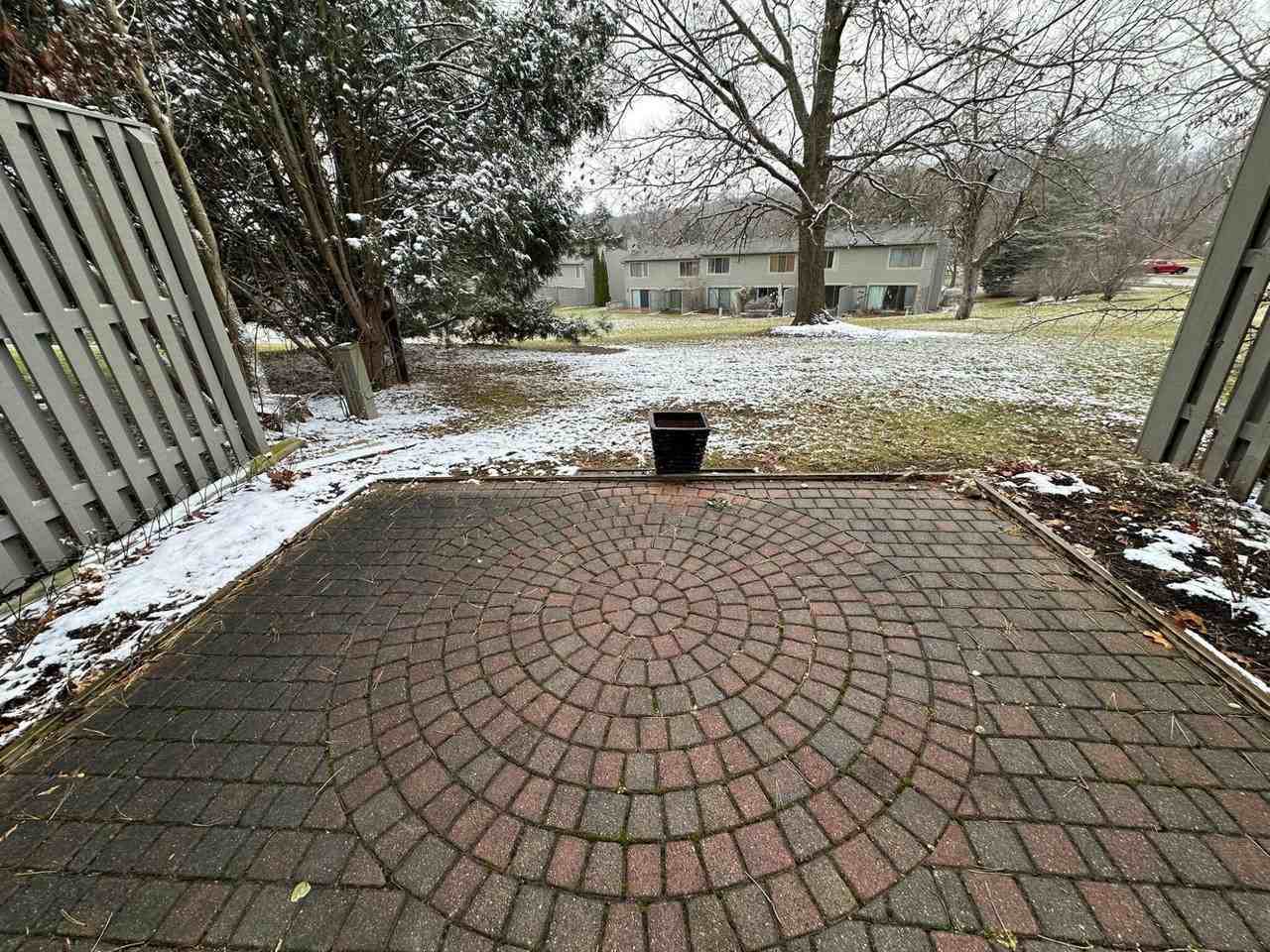 795 Watersedge Dr - Photo 4 of 22