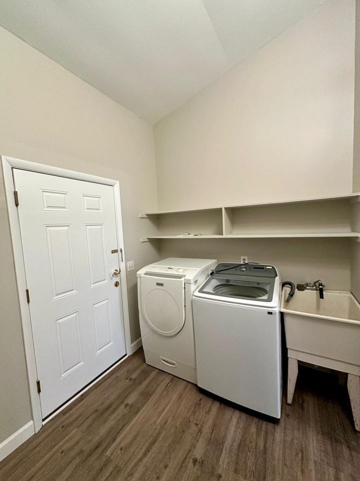 795 Watersedge Dr - Photo 6 of 22