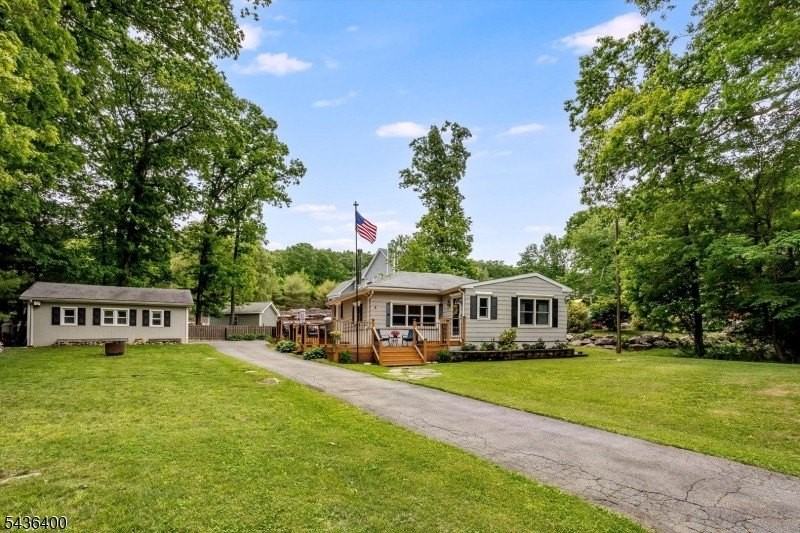 1020 Green Pond Rd - Photo 2 of 25