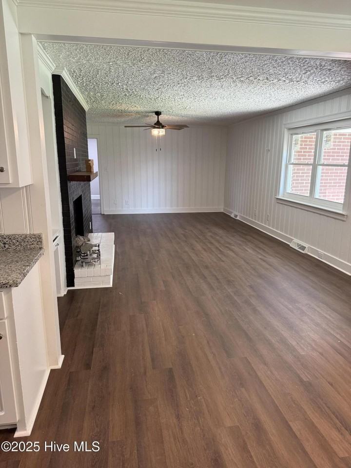 511 Dale St Sw - Photo 5 of 13
