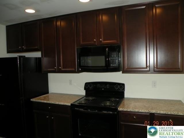 5985 Valley Forge Dr - Photo 6 of 14