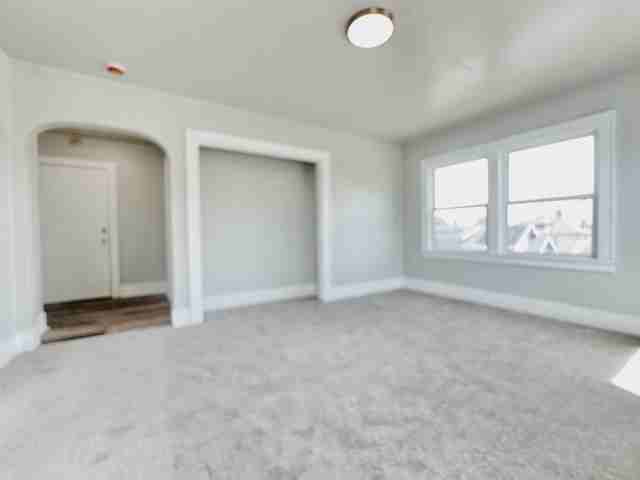 LINCOLN APARTMENTS - Photo 3 of 24