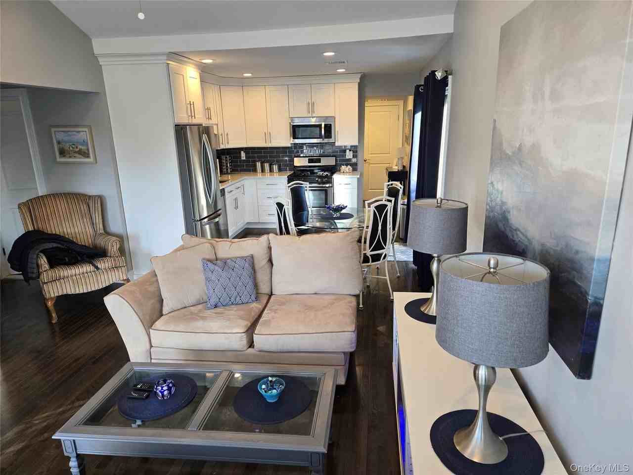70 Harmon St - Photo 4 of 25
