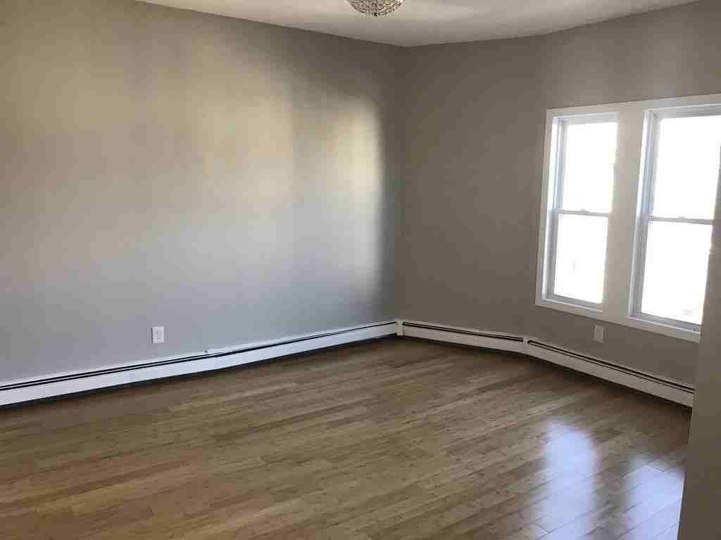 207- 209 Vine St #2 - Photo 4 of 11