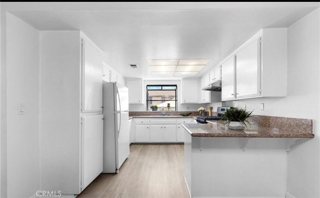 321 N Lincoln Ave #B - Photo 5 of 11