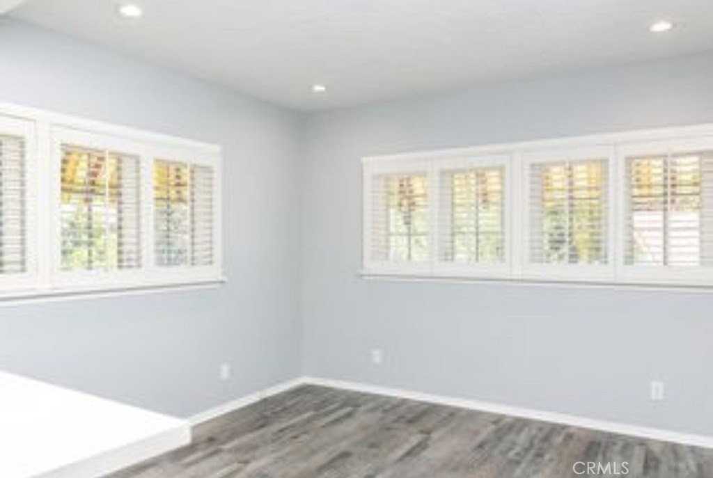 533 Sturtevant Dr #1-2 - Photo 6 of 22