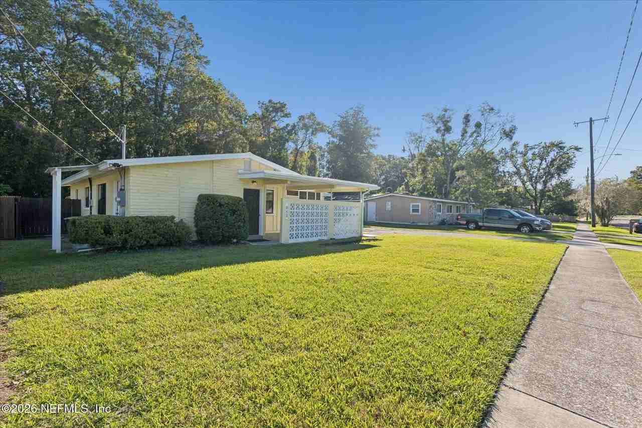 863 Westgate Dr - Photo 3 of 42