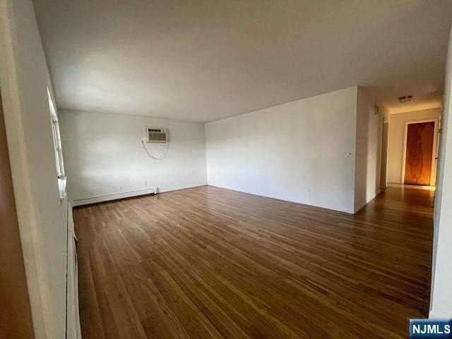1542 10th St #2 - Photo 5 of 20