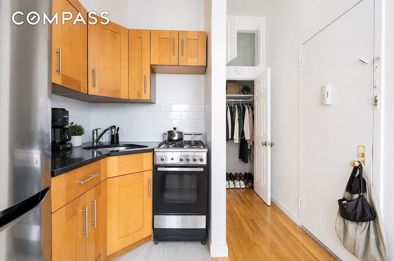 1582 York Ave #4A - Photo 4 of 8