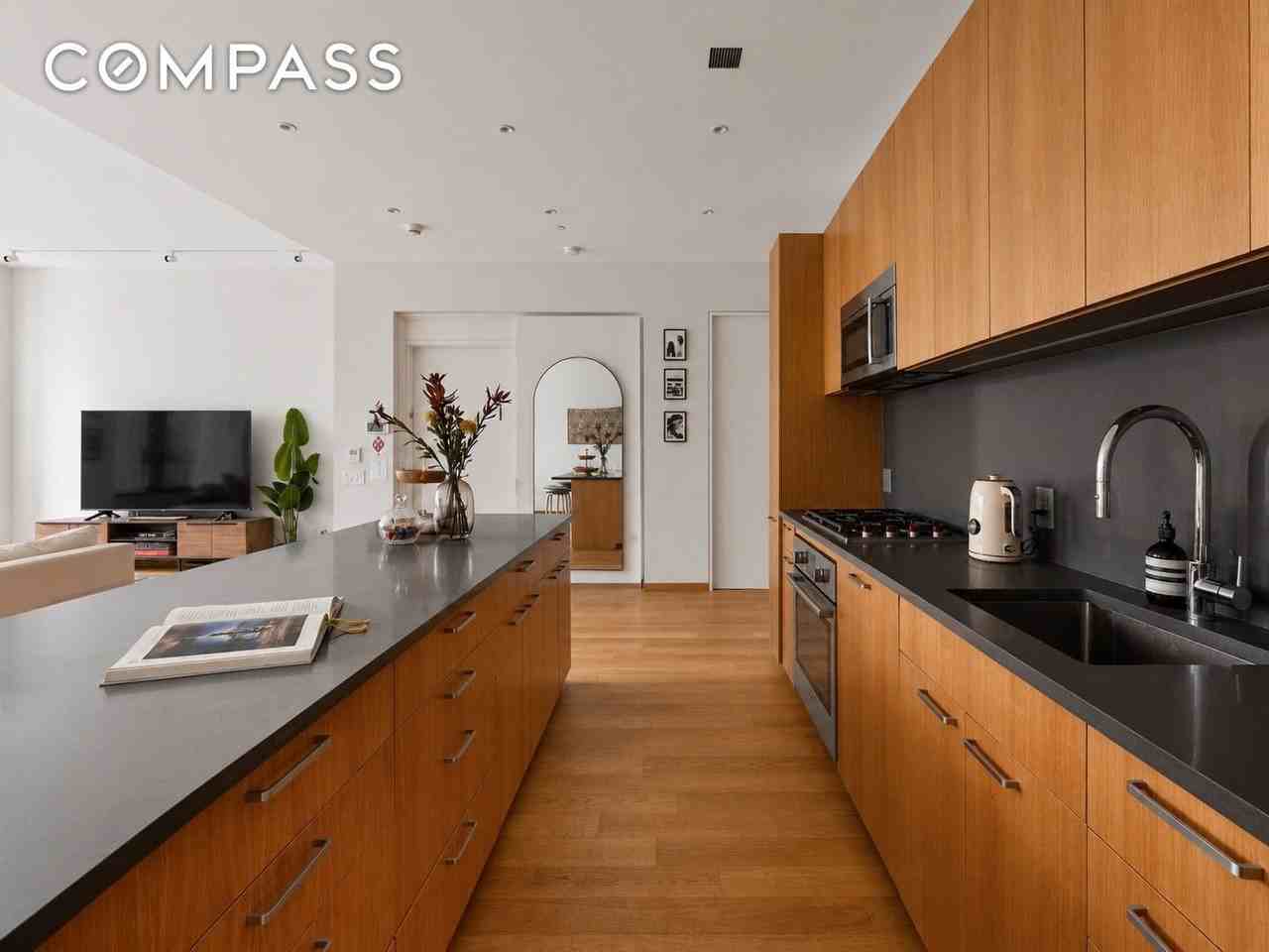 68 Spring St #4R - Photo 3 of 12