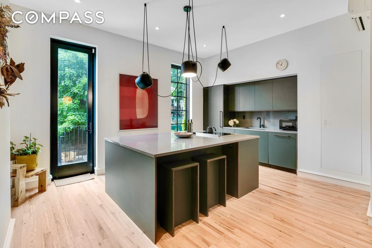 629 Putnam Ave #2 - Photo 5 of 24