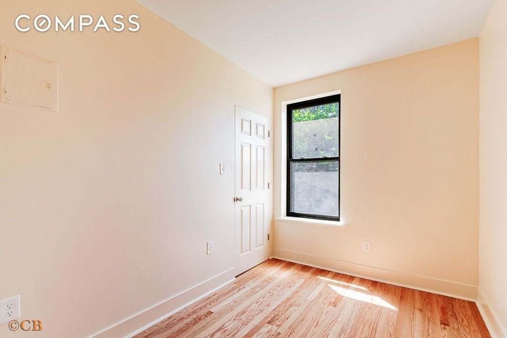 154 Hancock St #4F - Photo 4 of 4