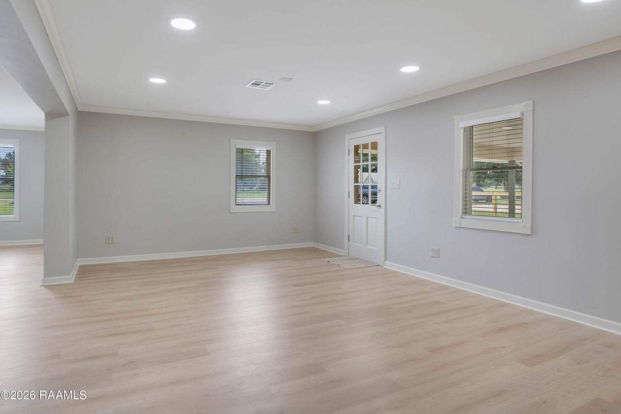 5502 Coteau Rd - Photo 4 of 15