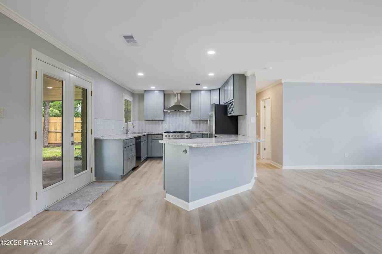5502 Coteau Rd - Photo 5 of 15