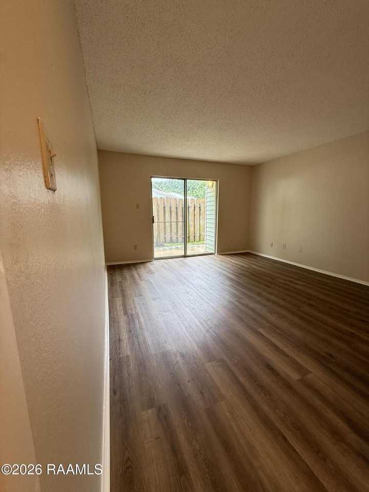 200 High Meadows Blvd #121 - Photo 3 of 21