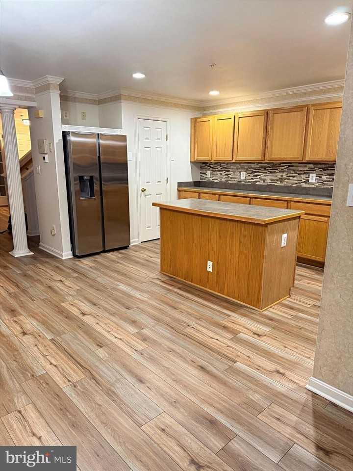 178 Goldsborough Dr - Photo 2 of 44