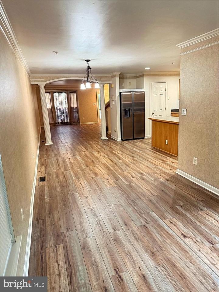 178 Goldsborough Dr - Photo 5 of 44