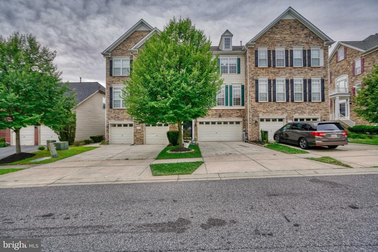 8112 Winding Ross Way - Photo 2 of 50