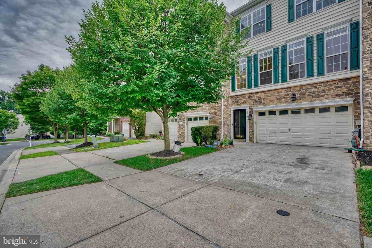 8112 Winding Ross Way - Photo 4 of 50
